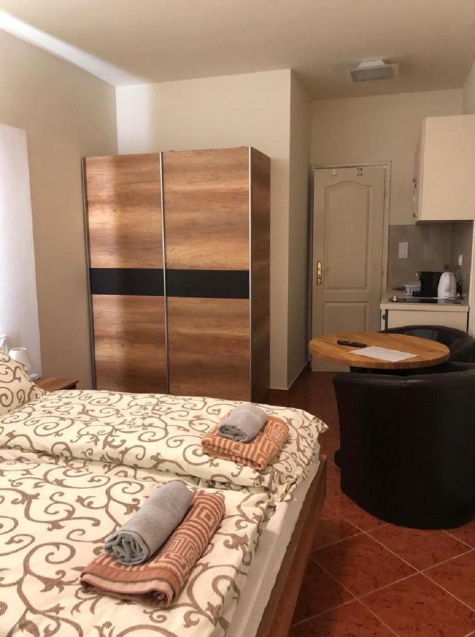 HajdúszoboszlóJacint Apartman住宿加早餐旅馆 外观 照片