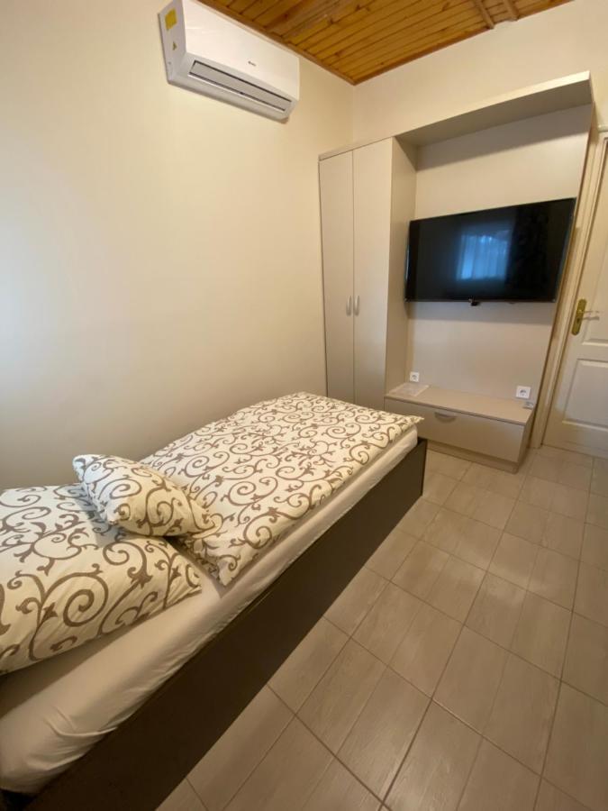 HajdúszoboszlóJacint Apartman住宿加早餐旅馆 外观 照片
